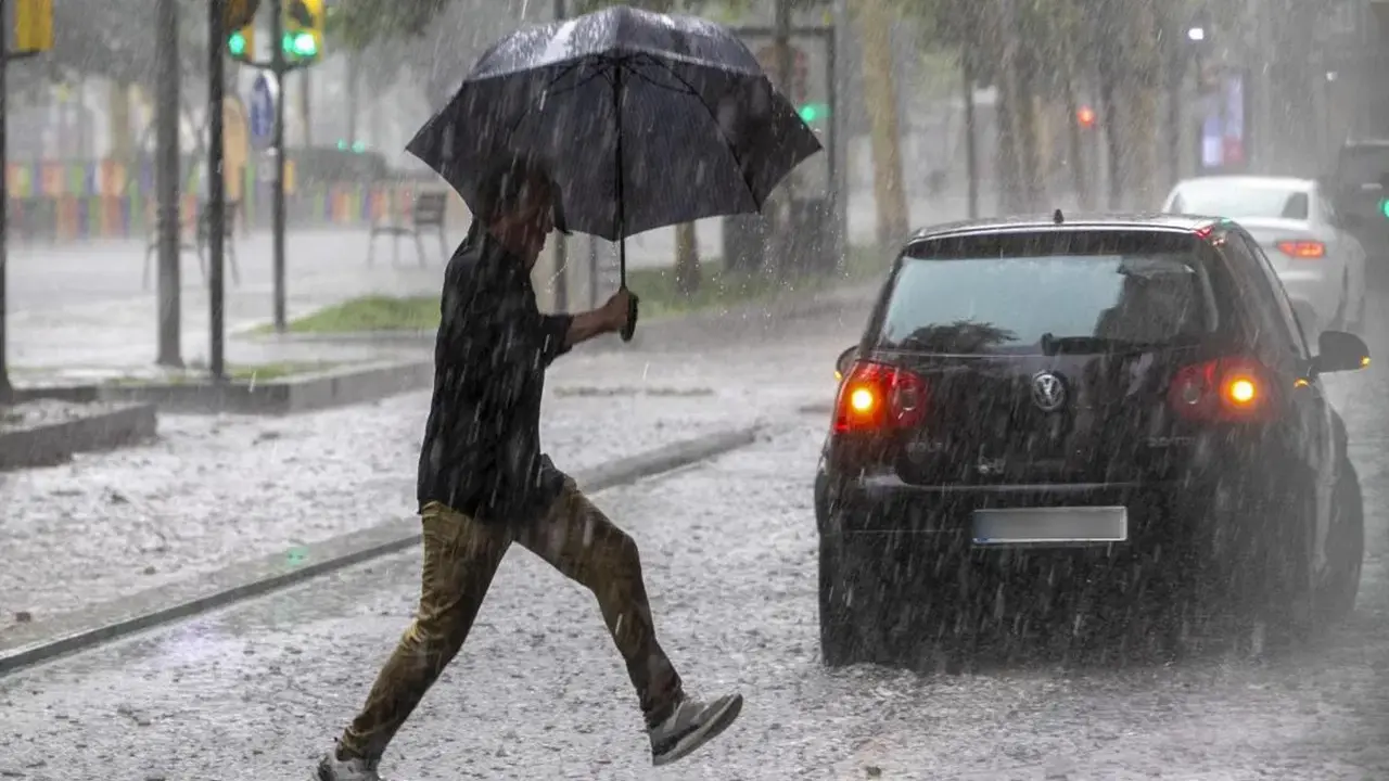 أمطار ورياح شديدة.. تطورات طقس الاثنين في 8 مناطق سعودية تثير القلق